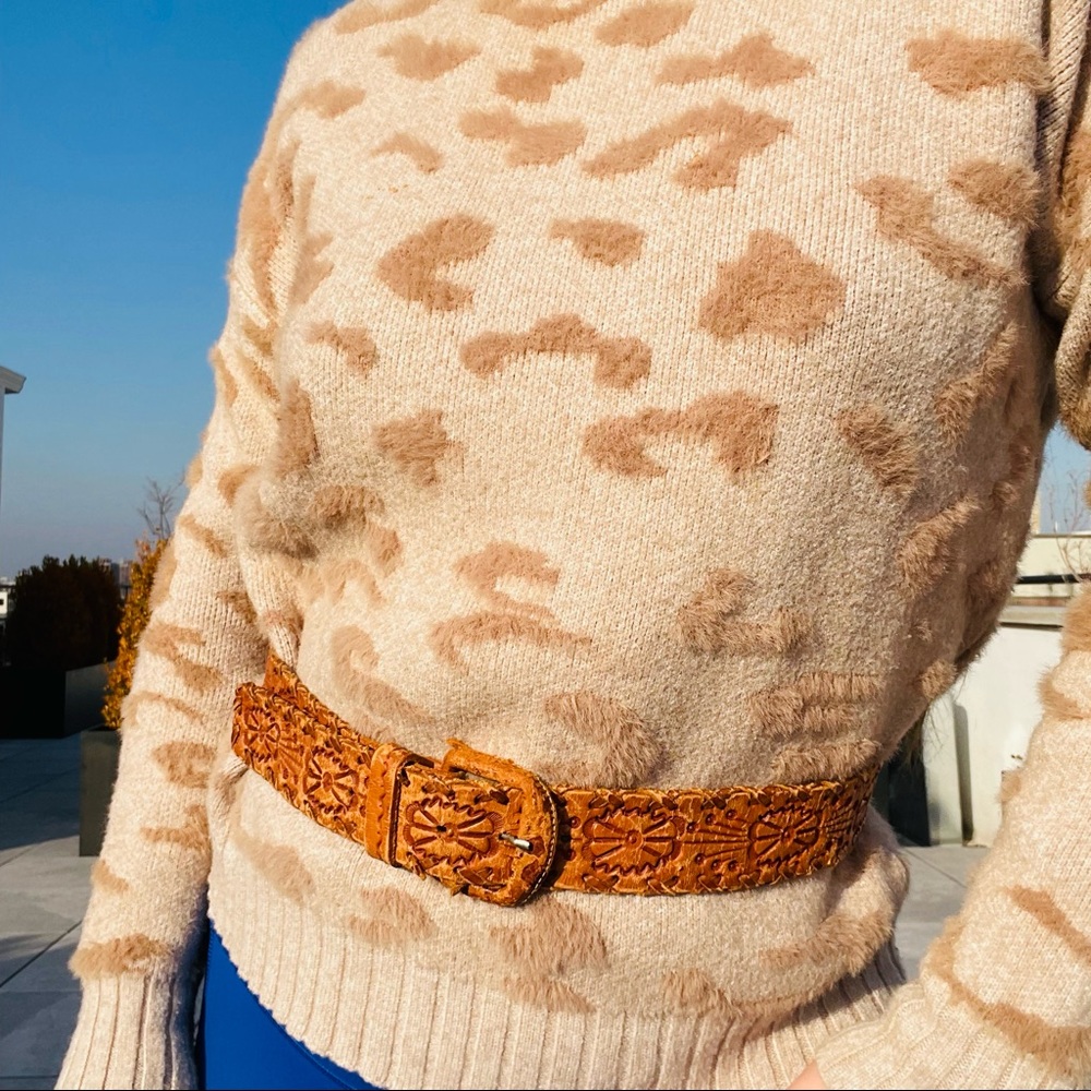 FATE Leopard Pattern Drop Shoulder Sweater - Picture 3 of 16